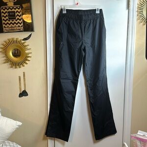 Black underarmour windbreaker pants